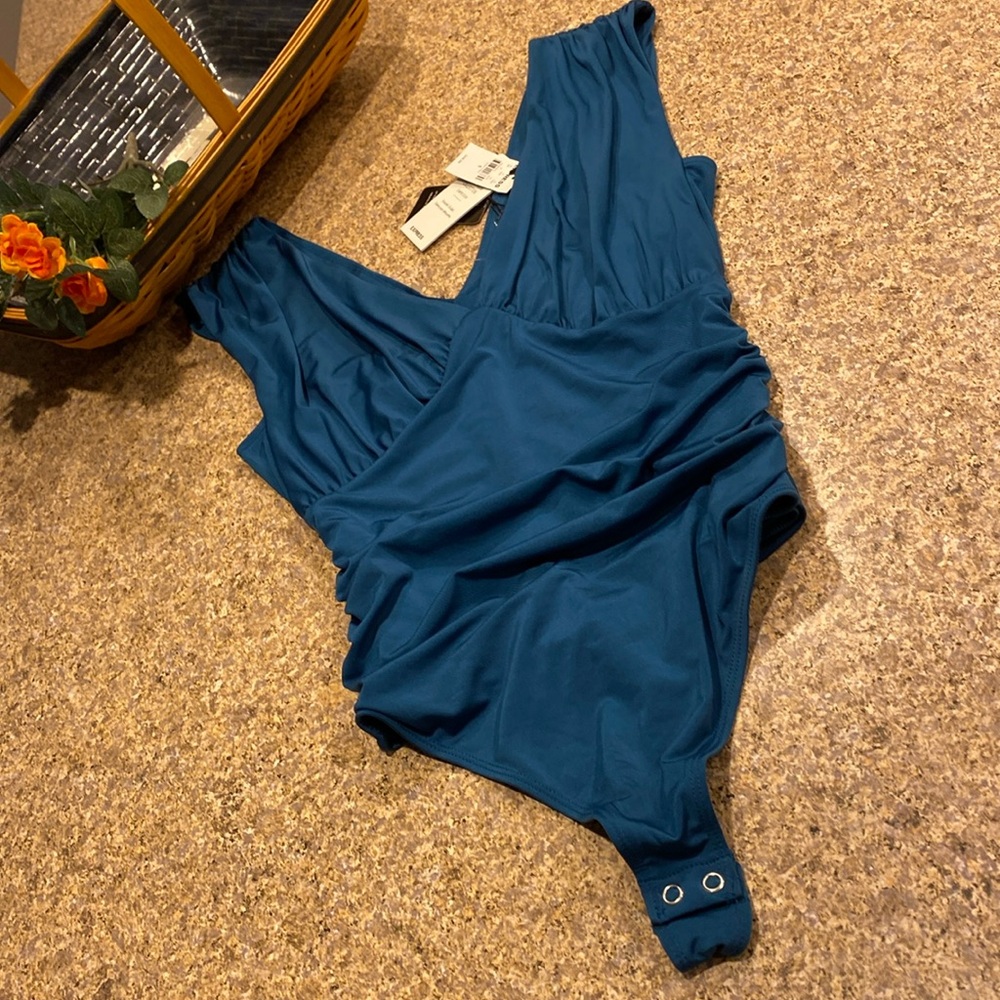 NWT Express Bodysuit Body Contour Collection Compression V Neck Small